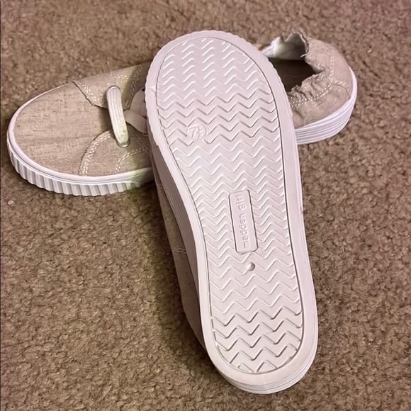 Madden Girl Stylish Tan Shoes - Picture 3 of 4